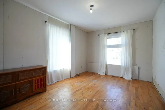 Additional image 8 of 405 Upper Wentworth St