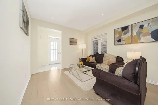 Additional image 8 of 10 Loomis Rd