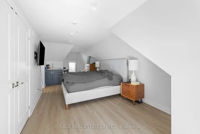 Additional image 27 of 225 Carlton St