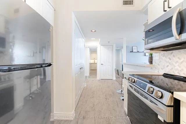 Additional image 11 of 2199 Sixth Line Unit 206