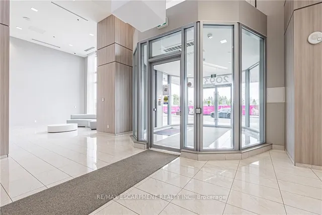 Additional image 6 of 2093 Fairview St Unit 2001