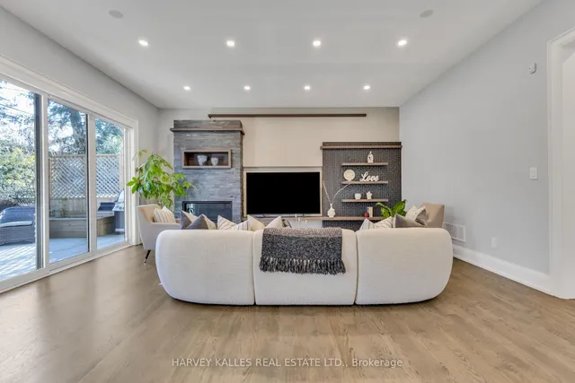 Additional image 37 of 29 Leland Ave