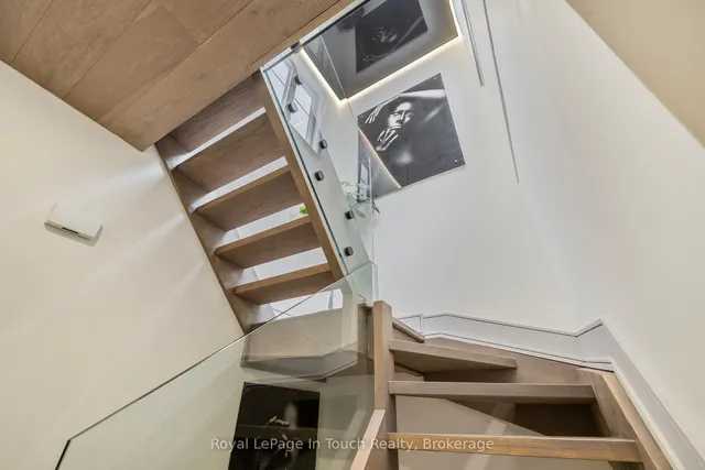 Additional image 28 of 46 Western Battery Rd Unit 825