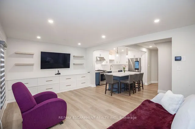 Additional image 13 of 1809 Upper Wentworth St Unit 22