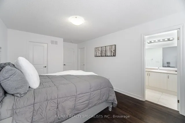 Additional image 24 of 12 Faye St