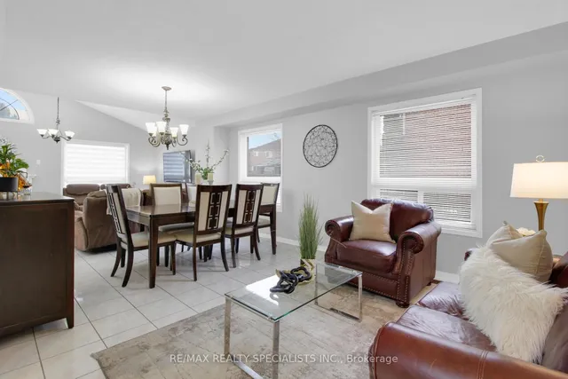 Additional image 9 of 10 Chatelaine Crt