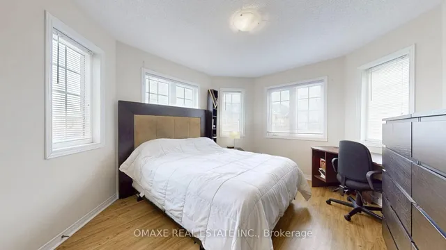 Additional image 30 of 1 Deckman St
