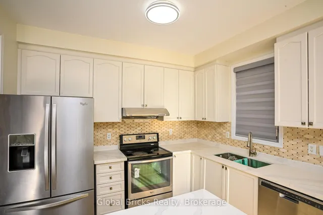 Additional image 18 of 37 Seafair Cres