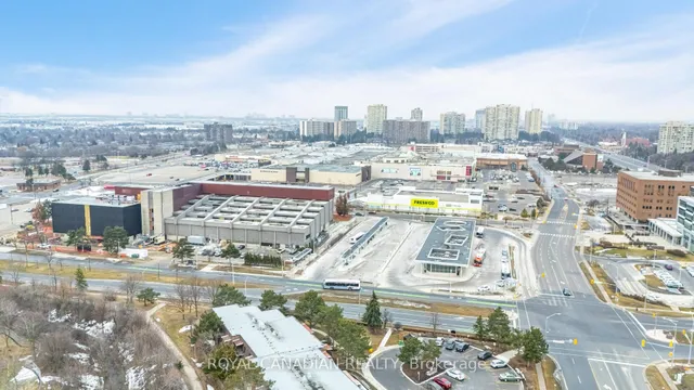 Additional image 32 of 17 Knightsbridge Rd Unit 1605