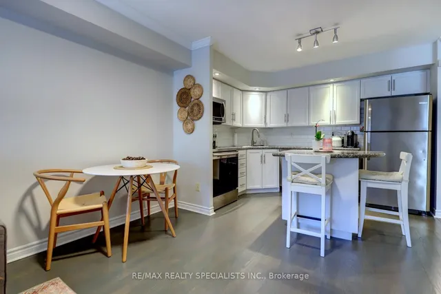 Additional image 18 of 250 Wellington St Unit 237