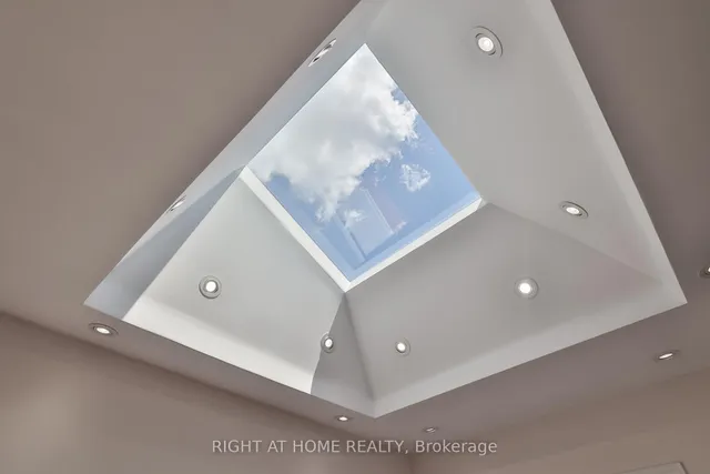 Additional image 7 of 35 Dayton Ave