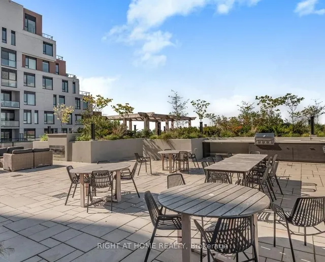 Additional image 41 of 3100 Keele St Unit 612