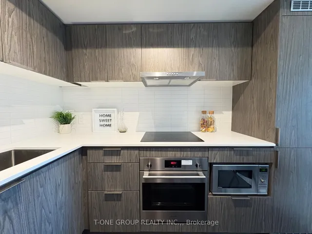 Additional image 19 of 60 Shuter St Unit 817