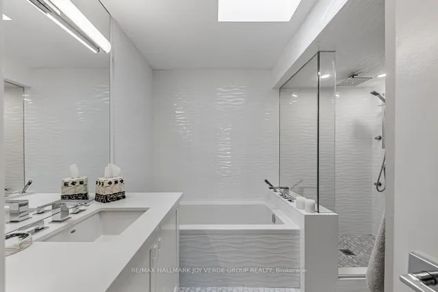 Additional image 21 of 40 Oaklands Ave Unit 335