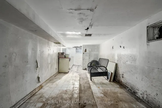 Additional image 23 of 876 Eastern Ave