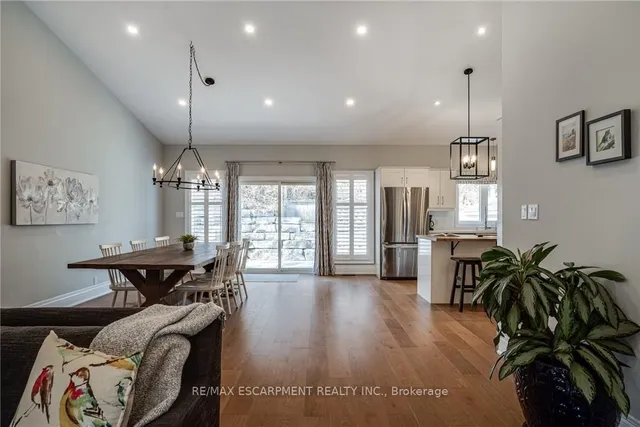 Additional image 9 of 14 Sullivan's Lane