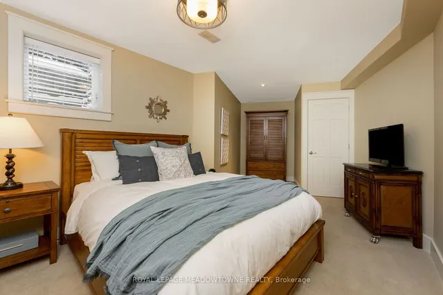 Additional image 30 of 13738 Sixth Line