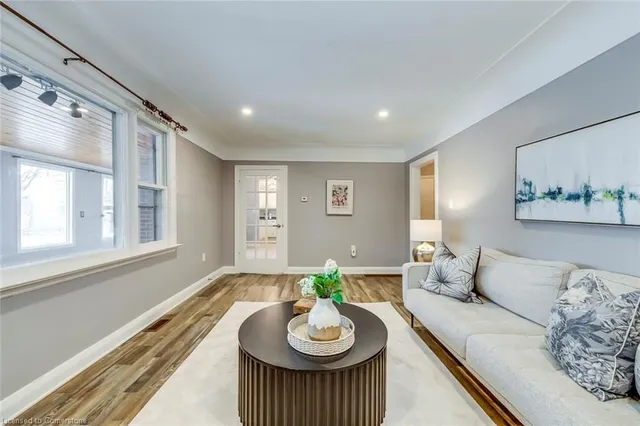 Additional image 11 of 8110 Chippewa Rd