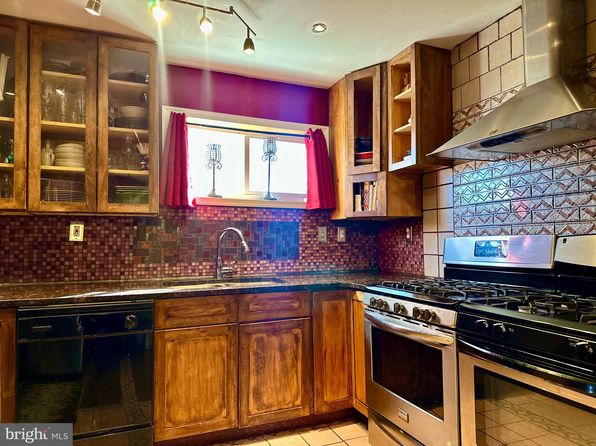 7154 Upland St, Philadelphia, PA 19142