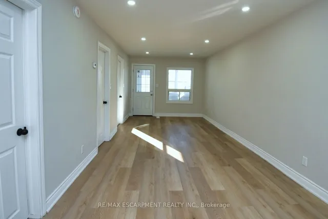 Additional image 5 of 32 Vansitmart Ave