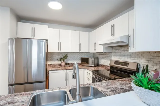 Additional image 19 of 205 Highland Cres Unit 37