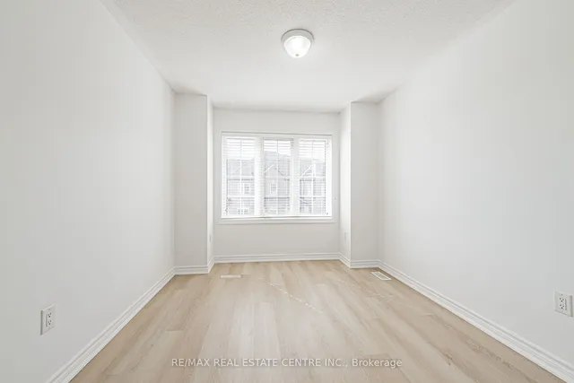 Additional image 26 of 13 Sail Rd