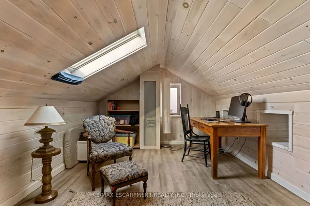 Additional image 34 of 54 Emerald St