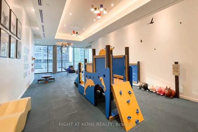 Additional image 31 of 100 Harbour St Unit 1408