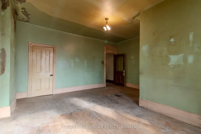 Additional image 34 of 95 Crawford St