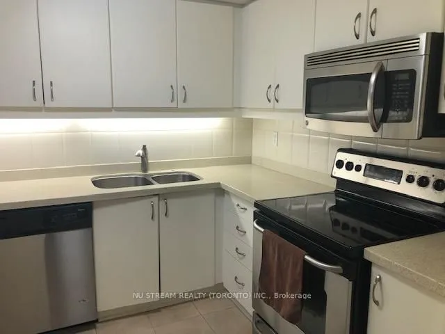 Additional image 4 of 711 Bay St Unit 912