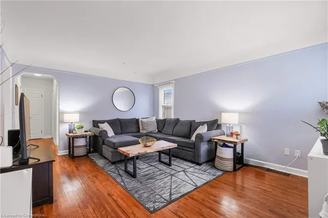 Additional image 6 of 563 Guelph St