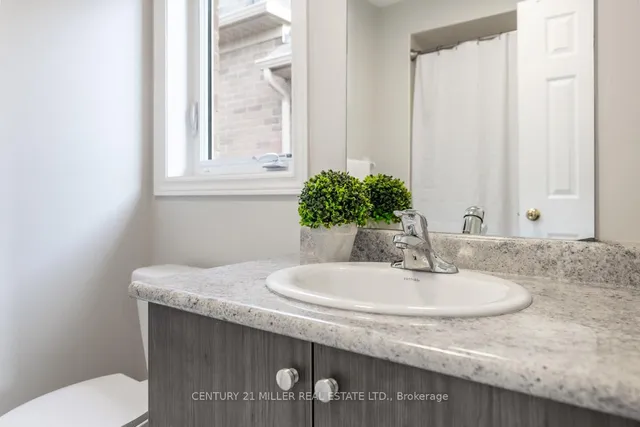 Additional image 20 of 400 Bessborough Dr