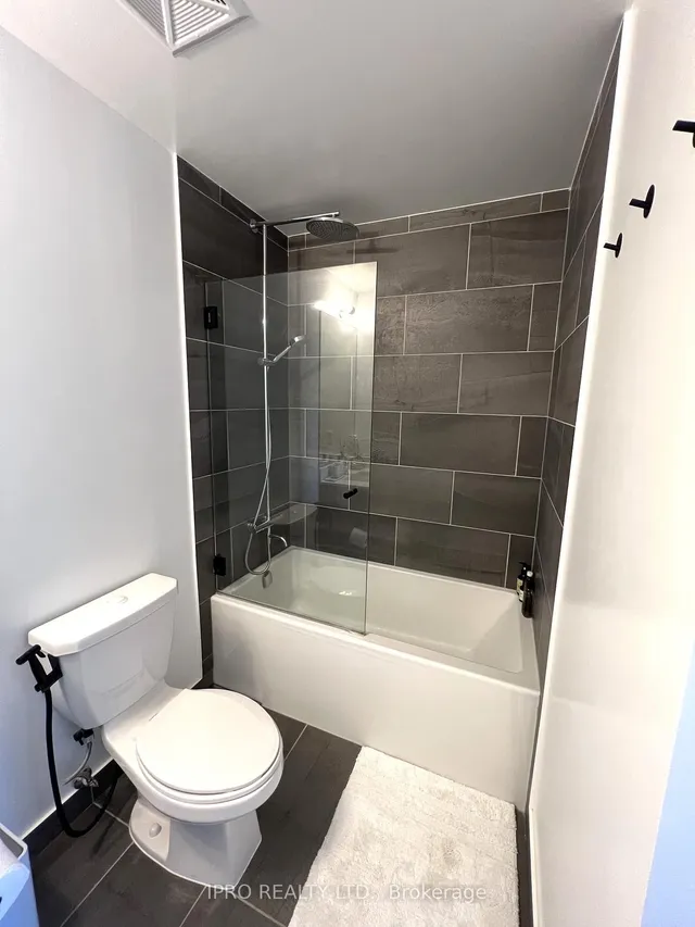 Additional image 13 of 32 Forest Manor Rd Unit 706