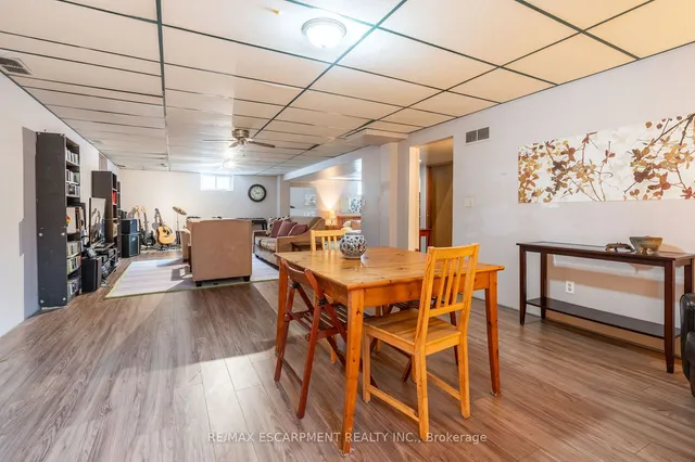 Additional image 21 of 687 Penny Lane