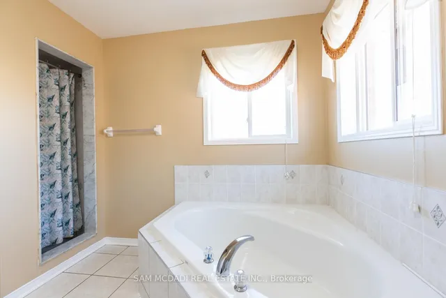 Additional image 29 of 51 Personna Circ