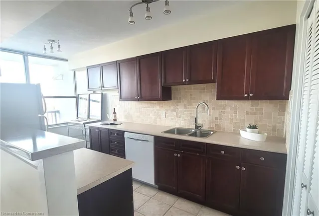 Additional image 3 of 81 Church St Unit 1601