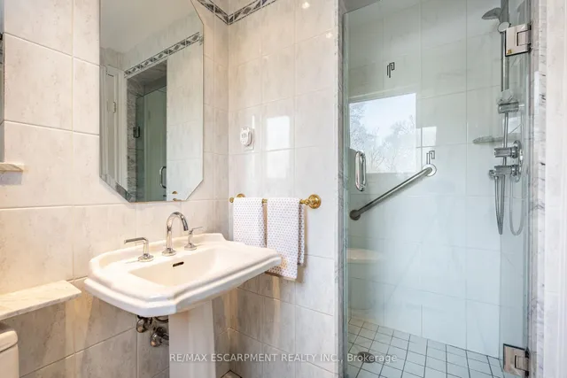 Additional image 10 of 887 MONTGOMERY Dr