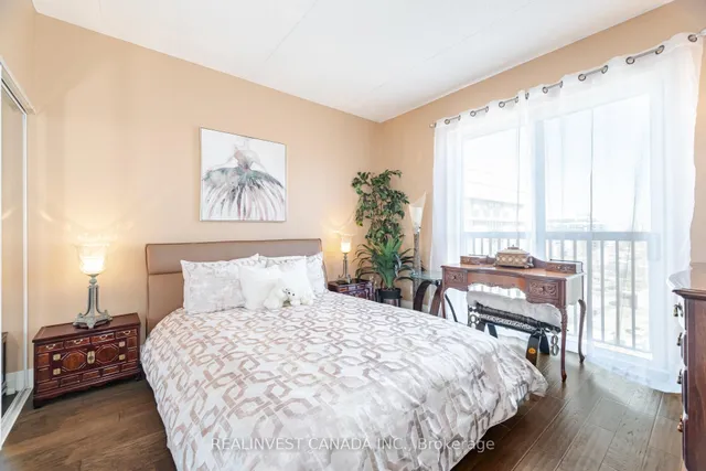 Additional image 19 of 2737 Keele St Unit 905