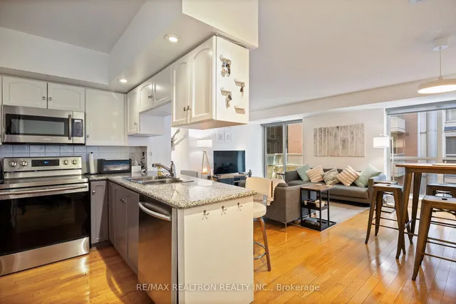 Additional image 5 of 270 Wellington St Unit 1105