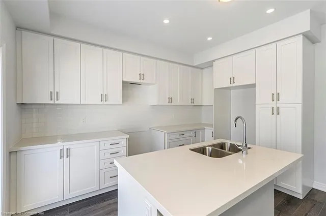 Additional image 7 of 205 Thames Way Unit 44
