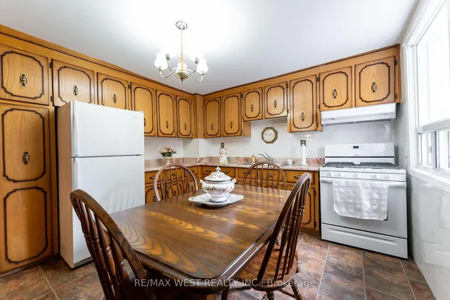 Additional image 9 of 275 Claremont Ave