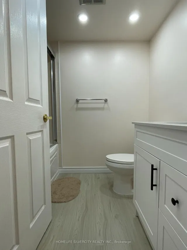 Additional image 19 of 88 Corporate Dr Unit 1617