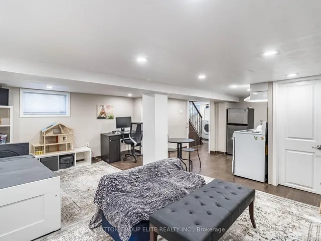 Additional image 34 of 461 Donlands Ave