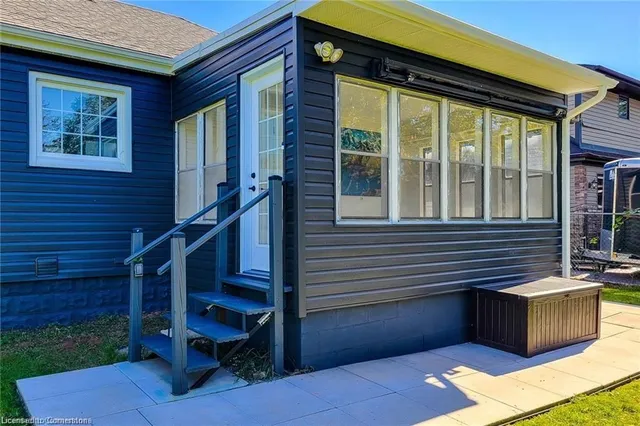 Additional image 21 of 133 Corman Ave