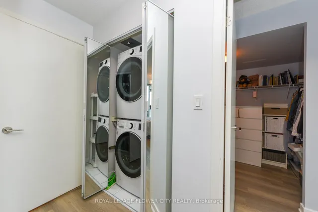 Additional image 20 of 18 Harbour St Unit 1001