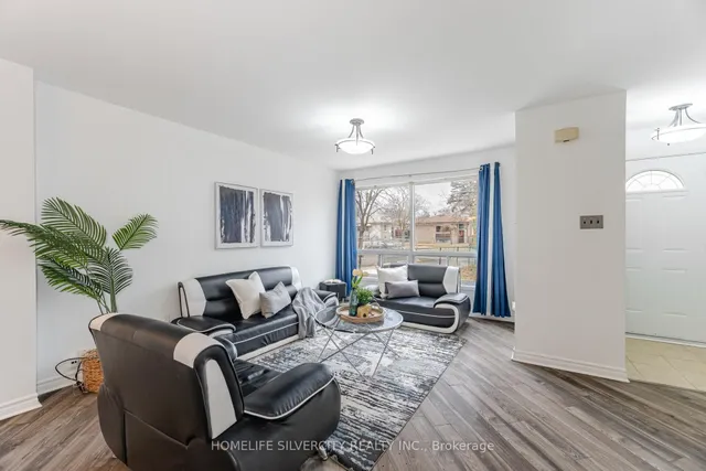 Additional image 3 of 70 Corby Cres