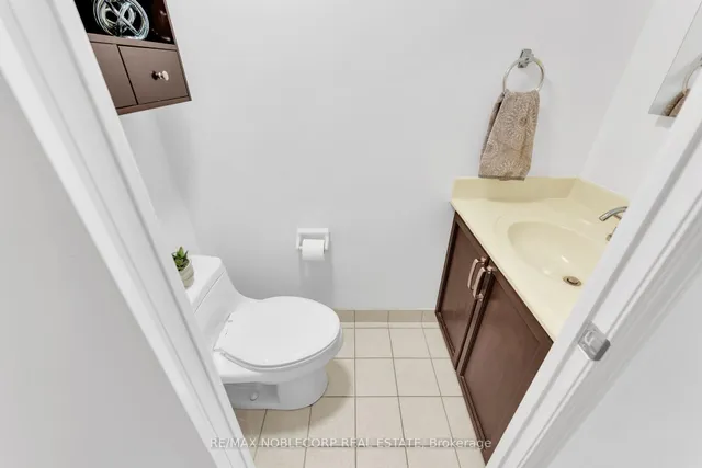 Additional image 13 of 954 King St Unit 323