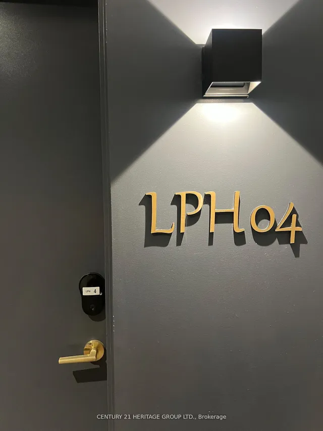 Additional image 10 of 543 Richmond St Unit LPH 4