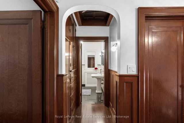 Additional image 30 of 28 Thompson Ave