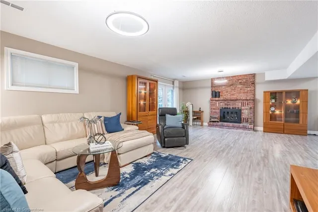 Additional image 20 of 46 Vesper Crt